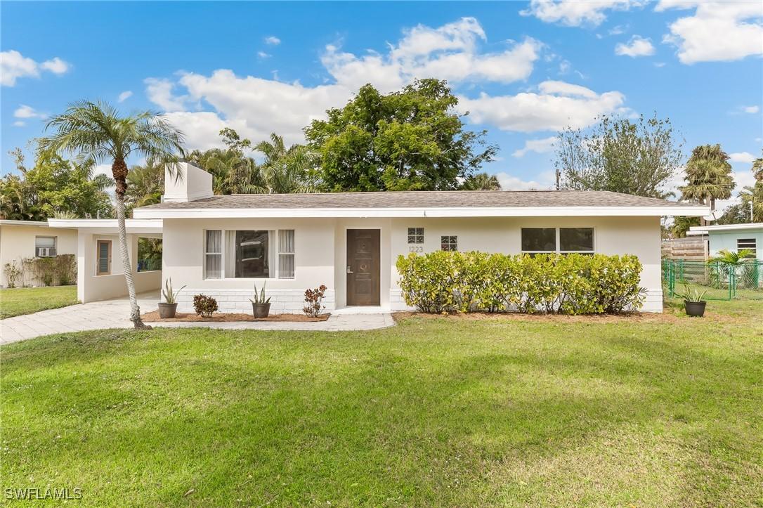 1223 Hopedale Dr., Fort Myers, FL 33919