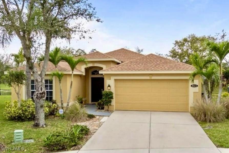 8423 Hollow Brook Cir., Naples, FL 34119