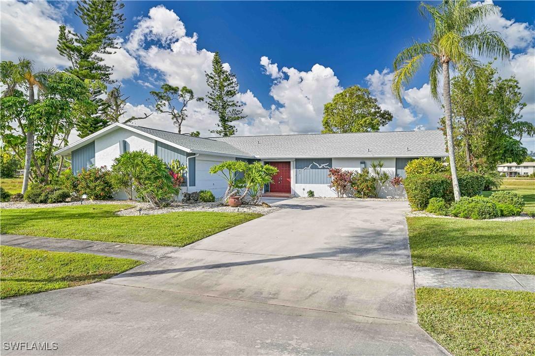 4145 Prestwick Ct., North Fort Myers, FL 33903