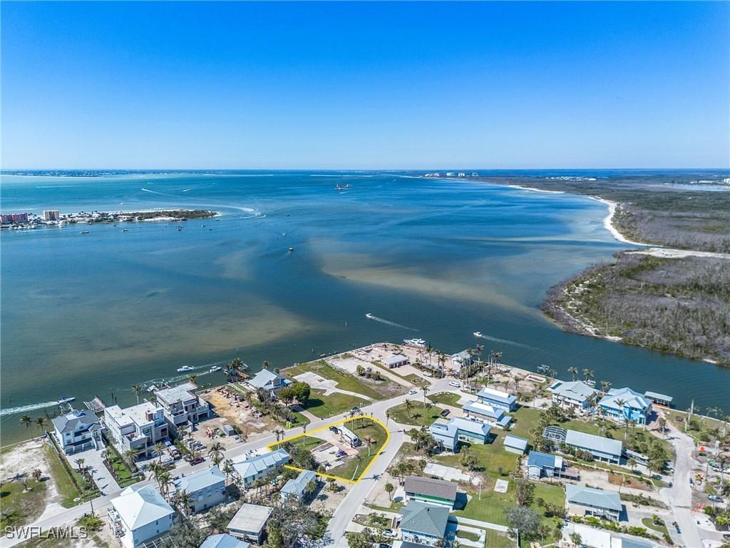 909 San Carlos Dr., Fort Myers Beach, FL 33931