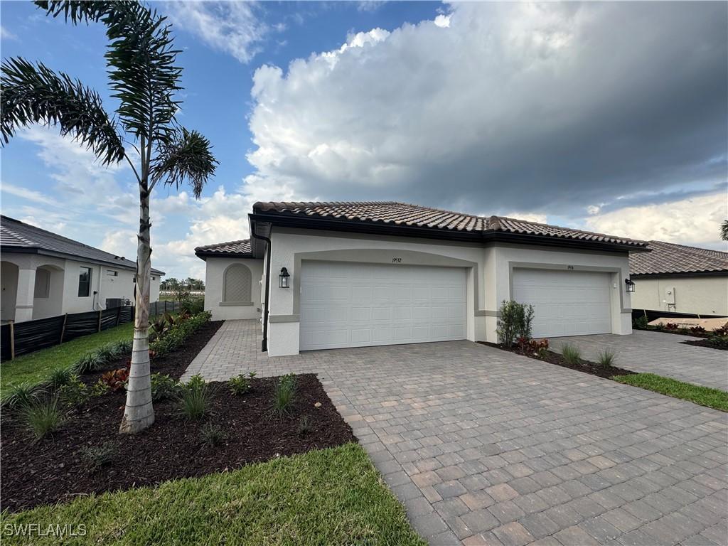 19532 Hinkley Dr., Estero, FL 33928
