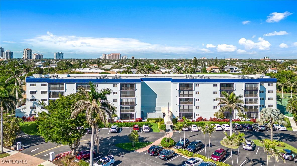 555 Park Shore Dr. #B312, Naples, FL 34103