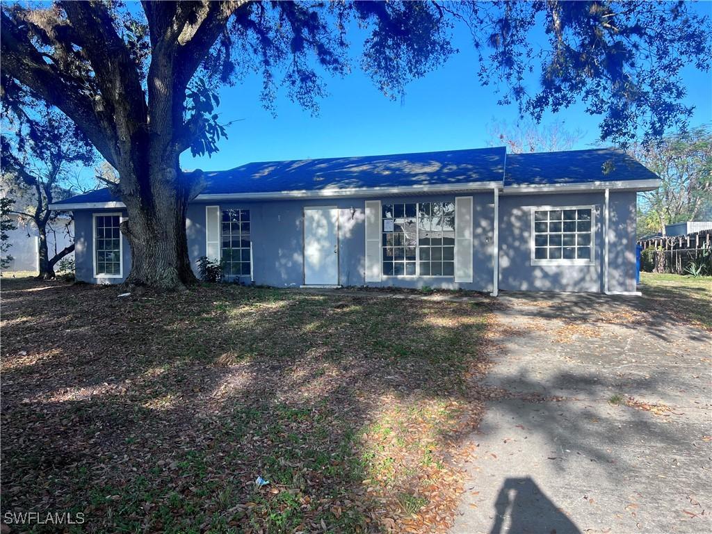 4030 School Cir., Labelle, FL 33935