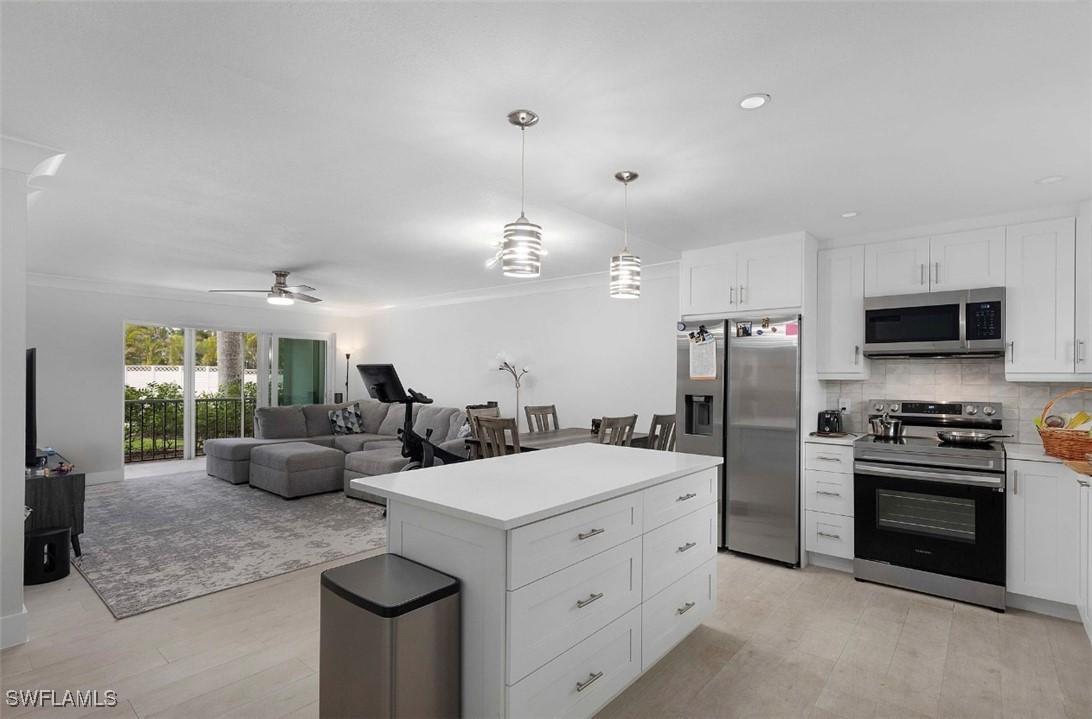 5 High Point Cir. #112, Naples, FL 34103