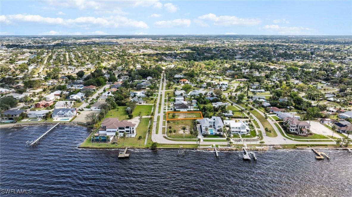 1212 Twin Palm Dr., Fort Myers, FL 33919