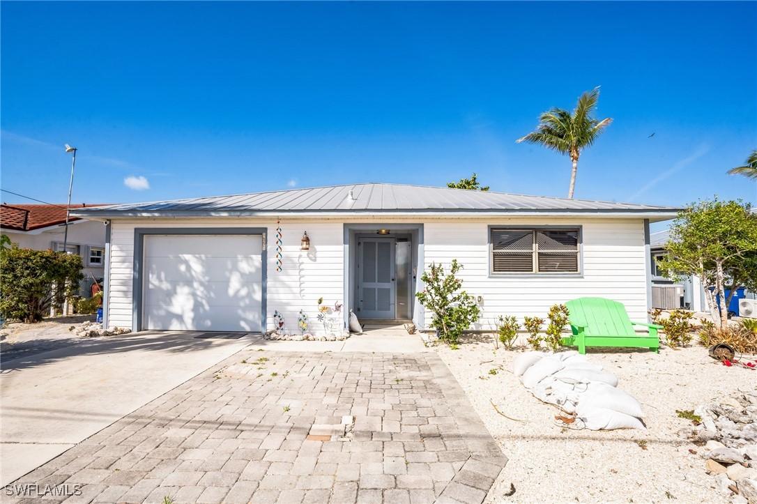 16221 Buccaneer St., Bokeelia, FL 33922