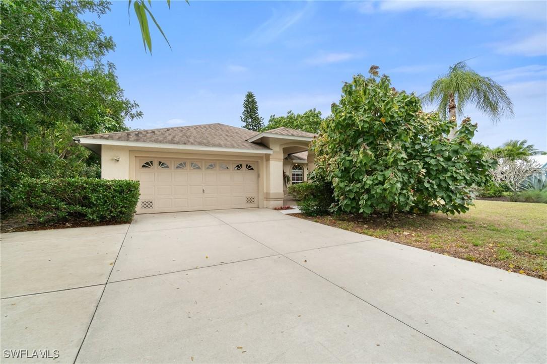 218 Pinehurst Cir., Naples, FL 34113