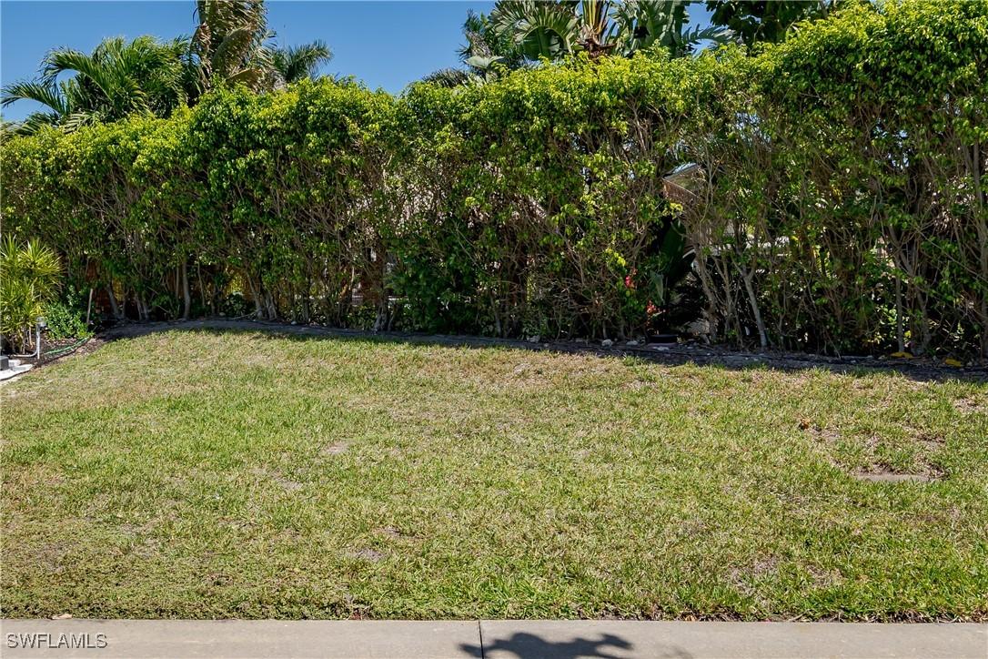 13594 Snapper Ln., Naples, FL 34114