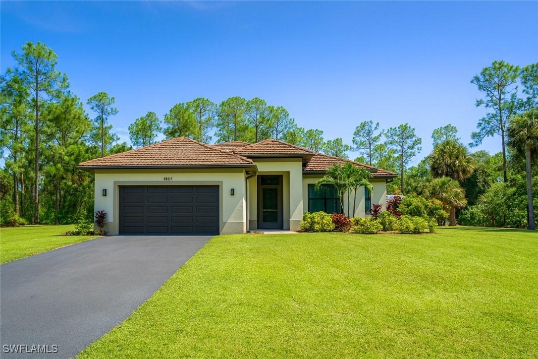 3842 4th Ave., Naples, FL 34120