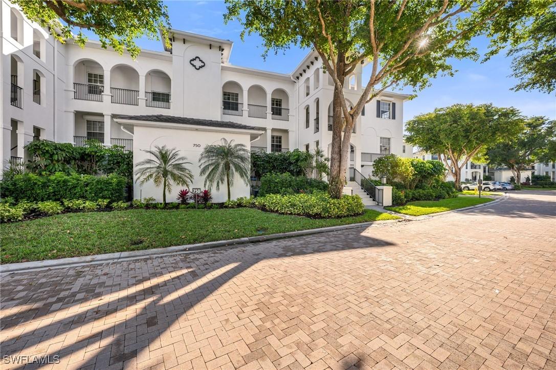 750 Bentwater Cir. #204, Naples, FL 34108