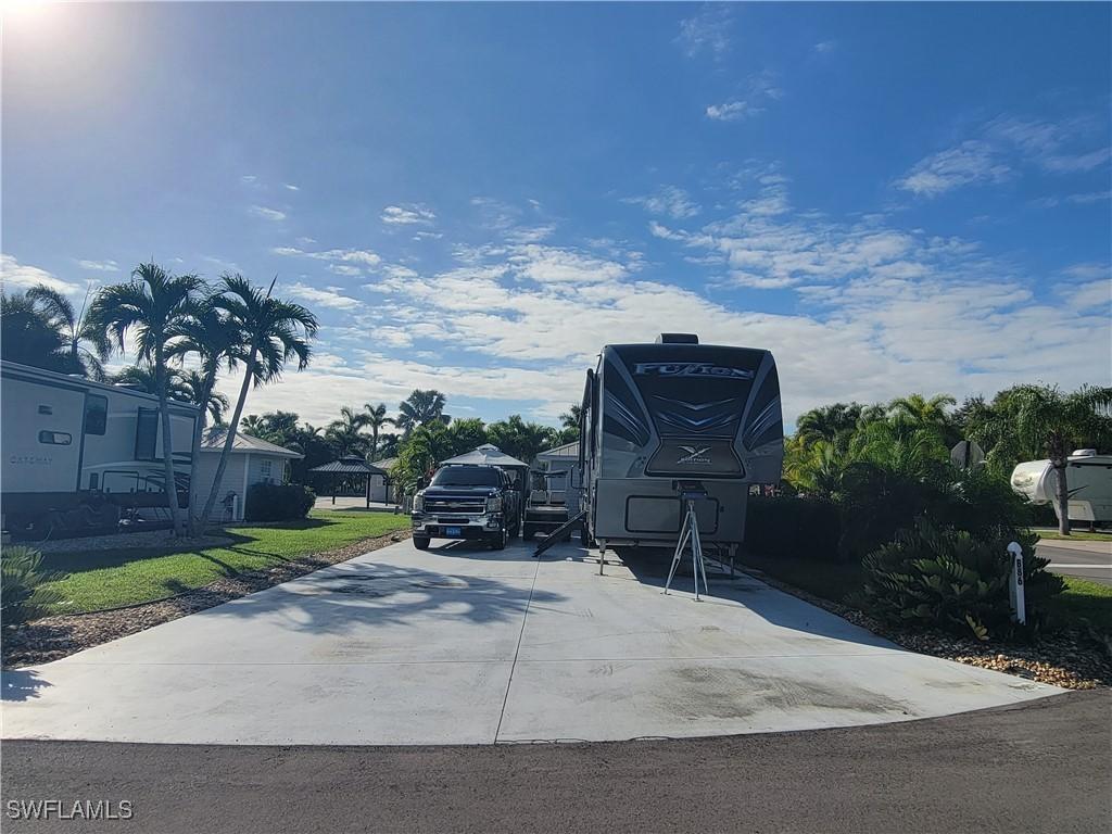 10002 Parkwood Dr., Fort Myers, FL 33905