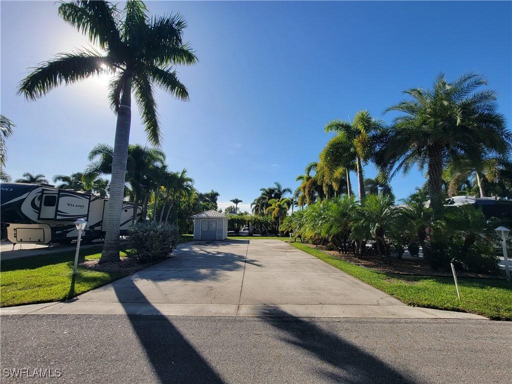 10130 Sunnywood Ct., Fort Myers, FL 33905