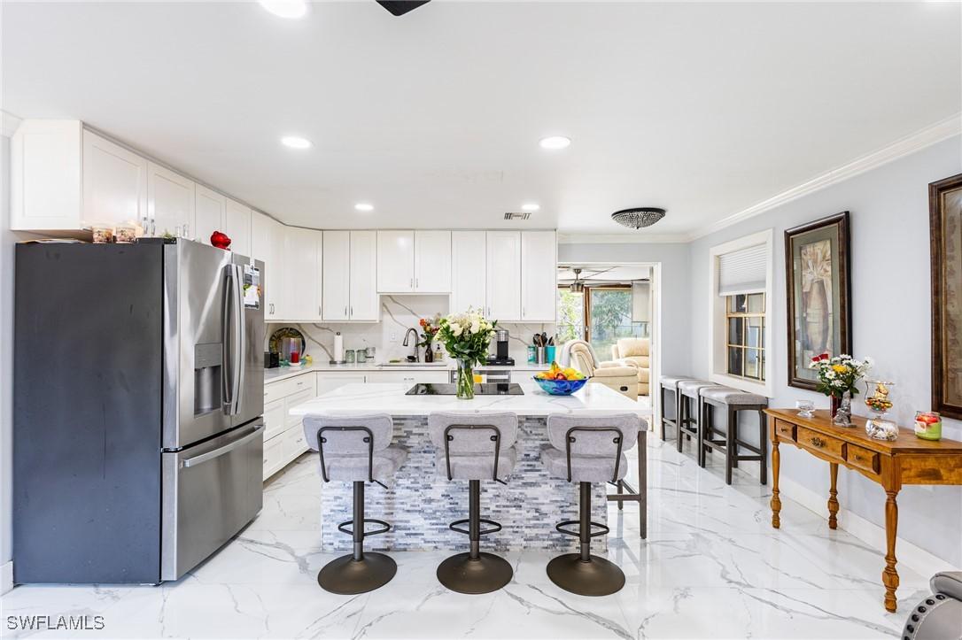 3954 Coconut Cir., Naples, FL 34104
