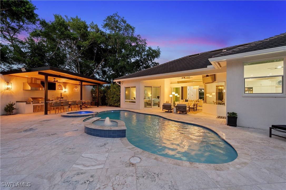 8133 Ronda Ct., Naples, FL 34109