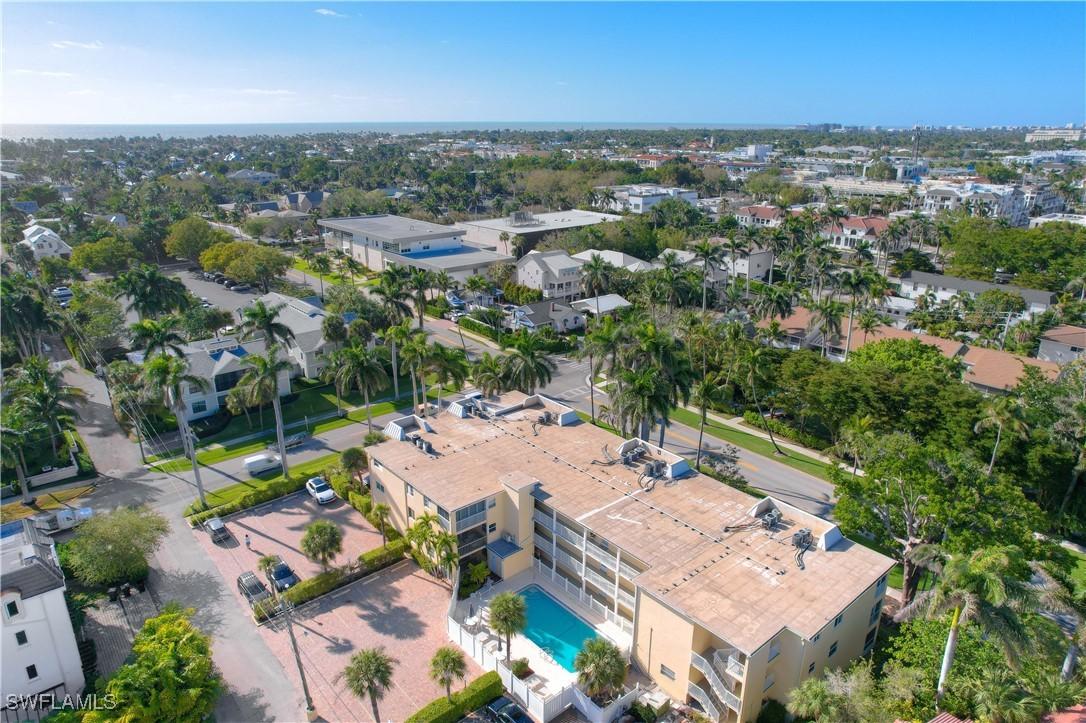 900 8th Ave S #204, Naples, FL 34102