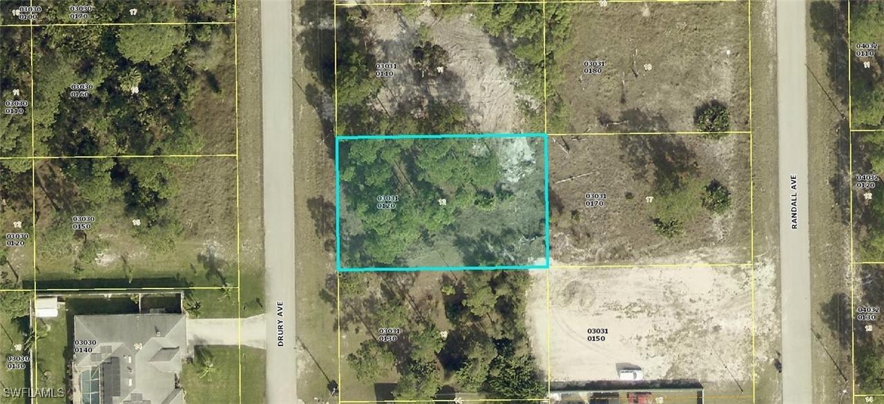 727 Drury Ave., Lehigh Acres, FL 33974
