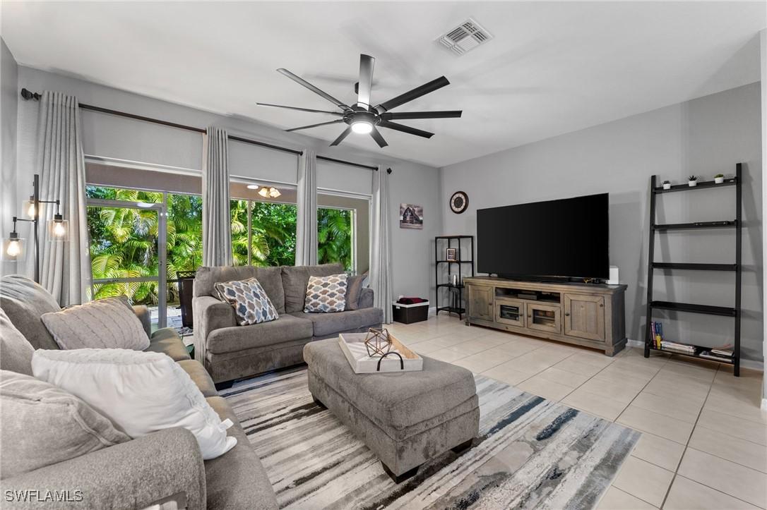 8163 Pacific Beach Dr., Fort Myers, FL 33966