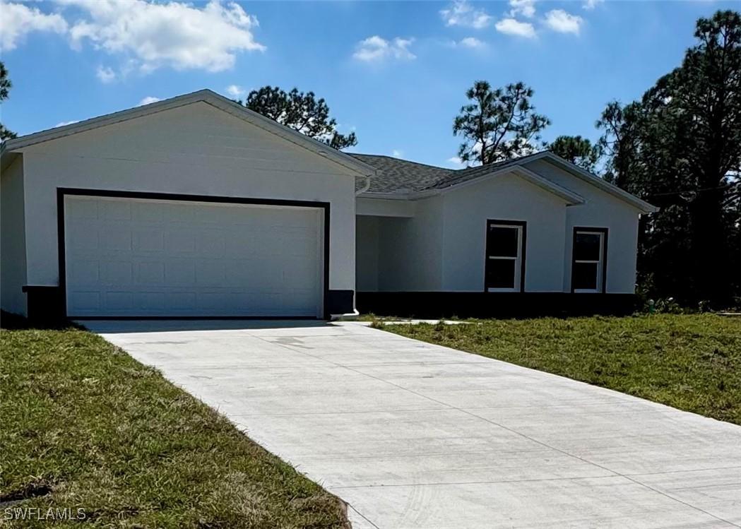 325 Hermosa Ave., Lehigh Acres, FL 33974