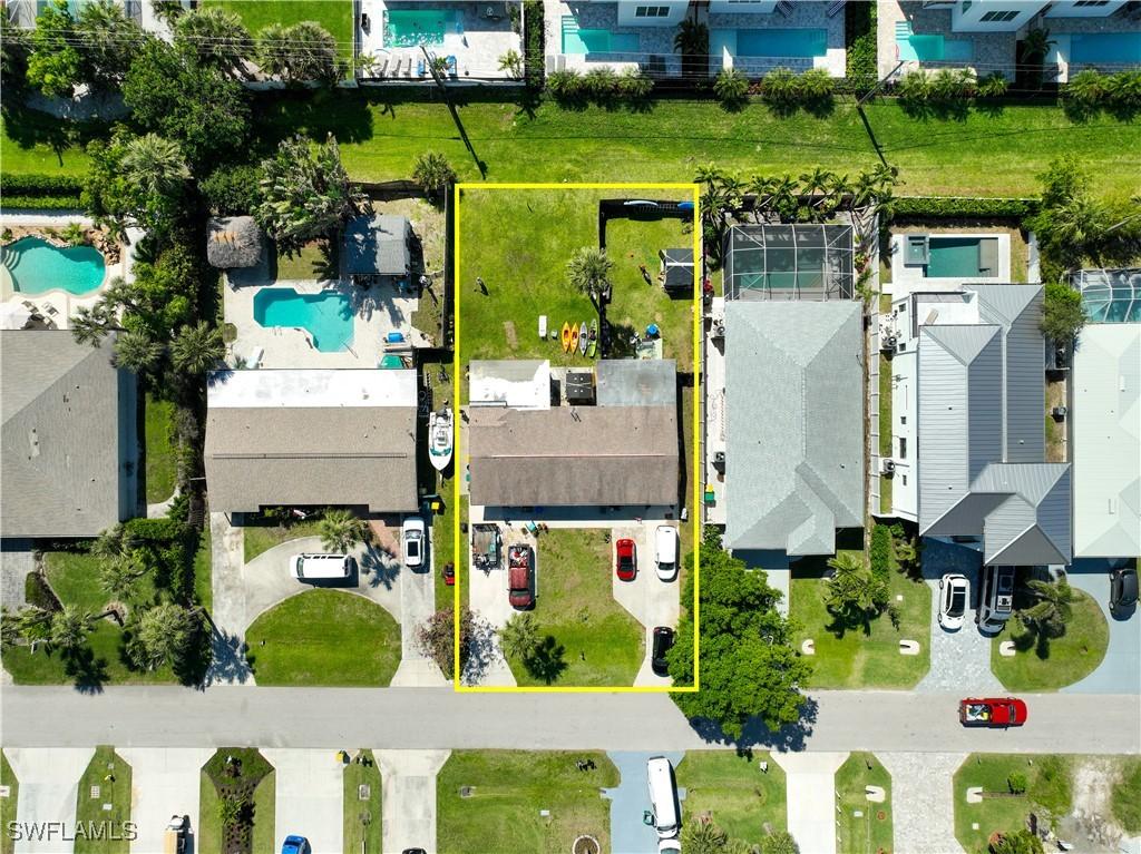 530 92nd Ave., Naples, FL 34108
