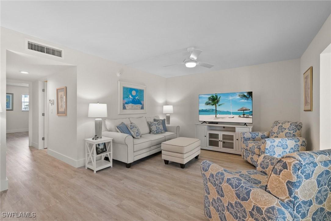 333 Harbour Dr. #103, Naples, FL 34103