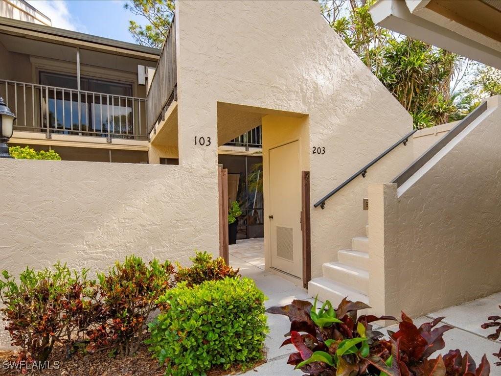 15330 Cedarwood Ln. #103, Naples, FL 34110