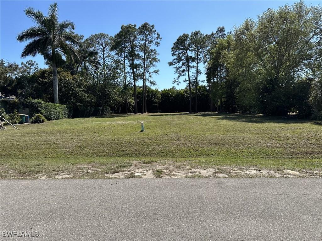 734 Pine Cone Ln., Naples, FL 34104