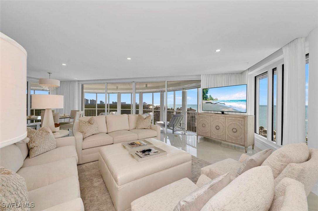 8111 Bay Colony Dr. #701, Naples, FL 34108