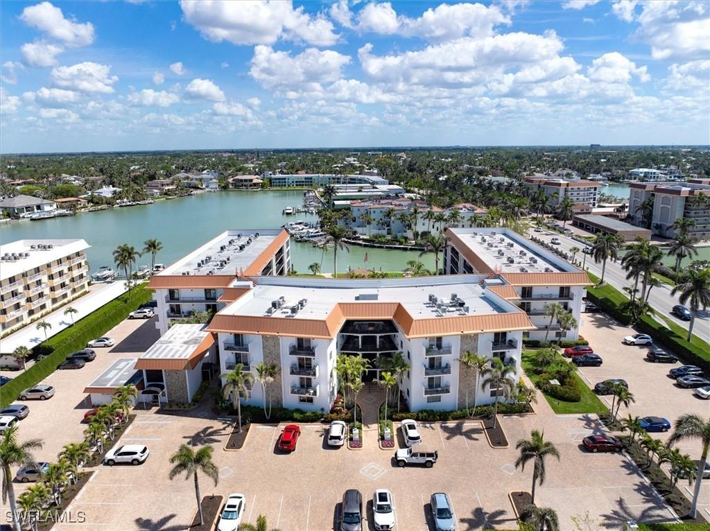2900 Gulf Shore Blvd. #410, Naples, FL 34103