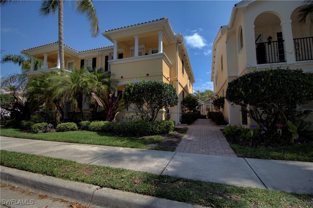 8104 Josefa Way, Naples, FL 34114