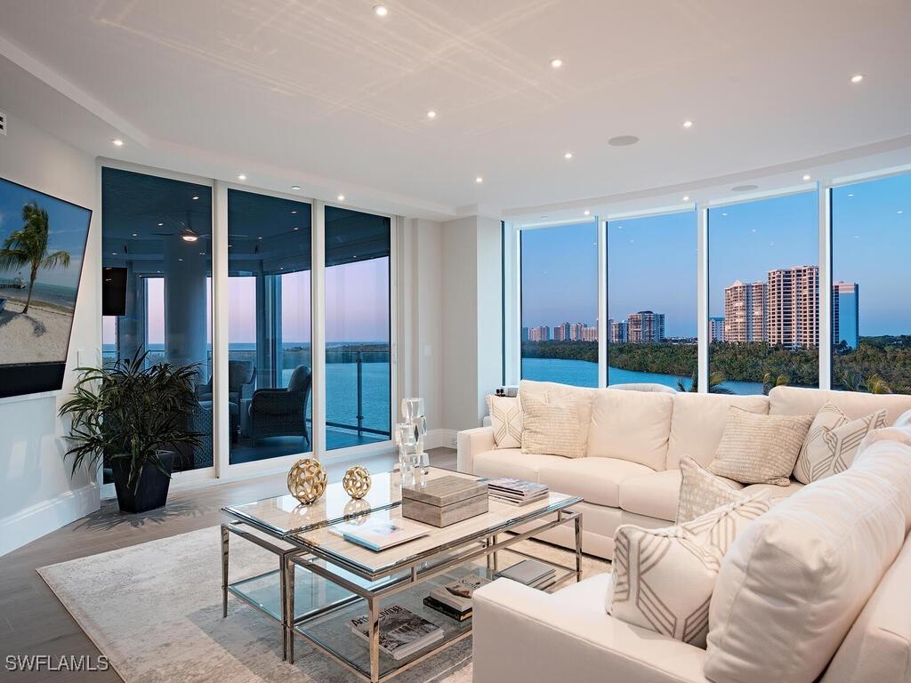 60 Seagate Dr. #606, Naples, FL 34103