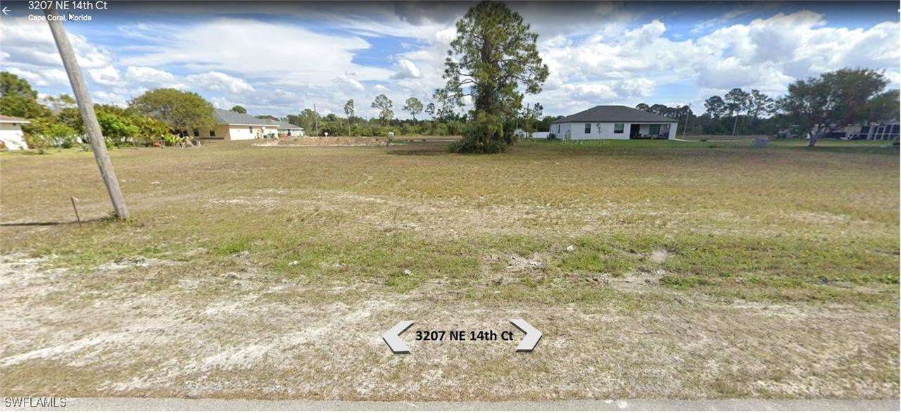 3207 NE 14th Ct., Cape Coral, FL 33909
