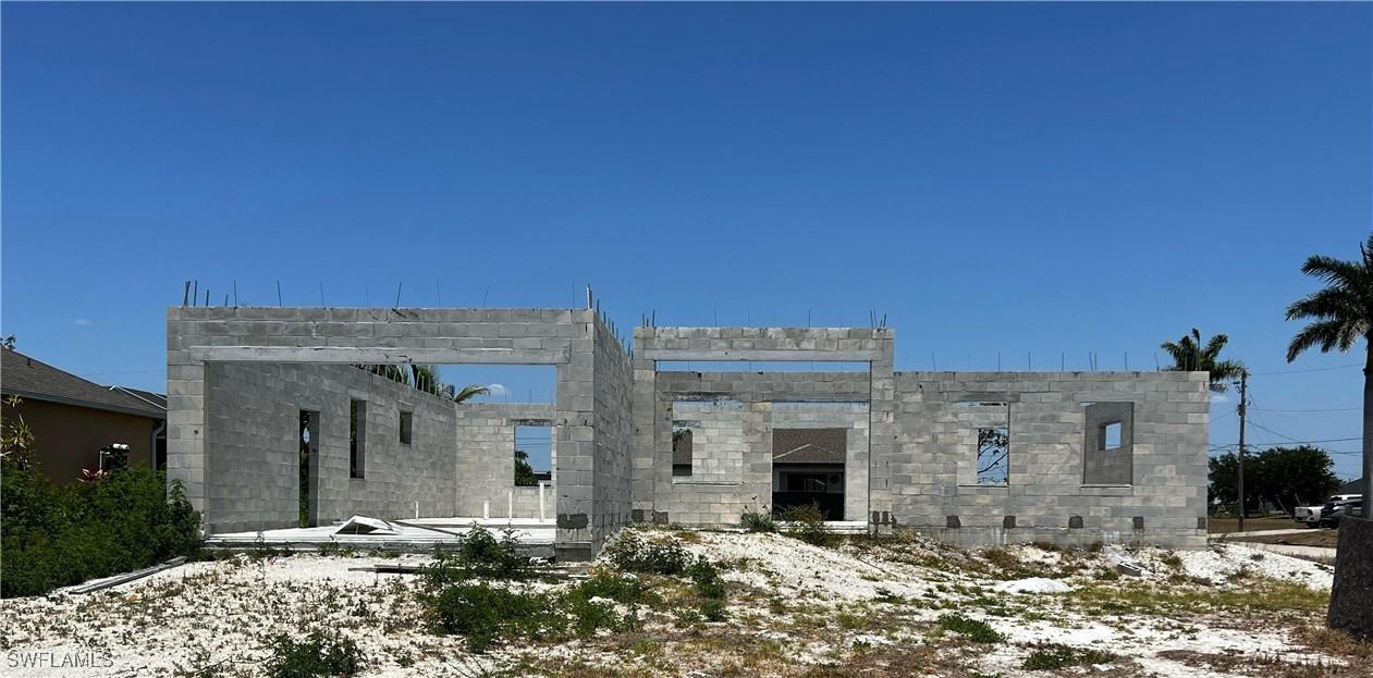 103 NW 9th St., Cape Coral, FL 33993