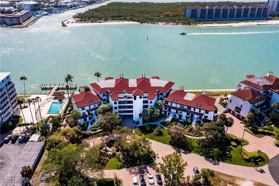103 La Peninsula Blvd., Naples, FL 34113