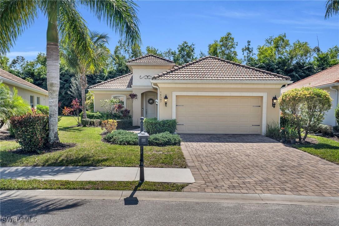 14587 Manchester Dr., Naples, FL 34114