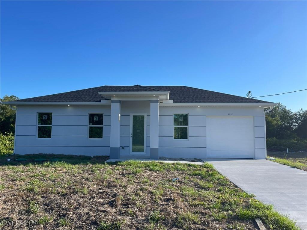 705 Ledge St., Lehigh Acres, FL 33972