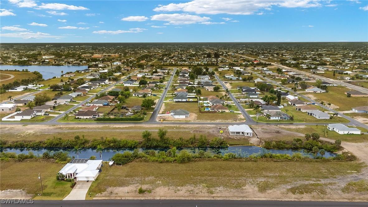 910 NE 23rd Ter., Cape Coral, FL 33909