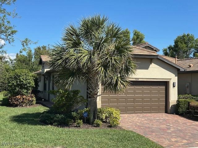 7658 Jacaranda Ln., Naples, FL 34114