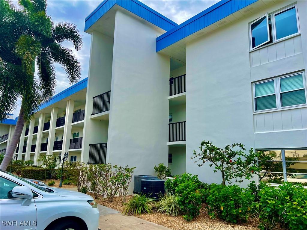 1828 Pine Valley Dr. #102, Fort Myers, FL 33907