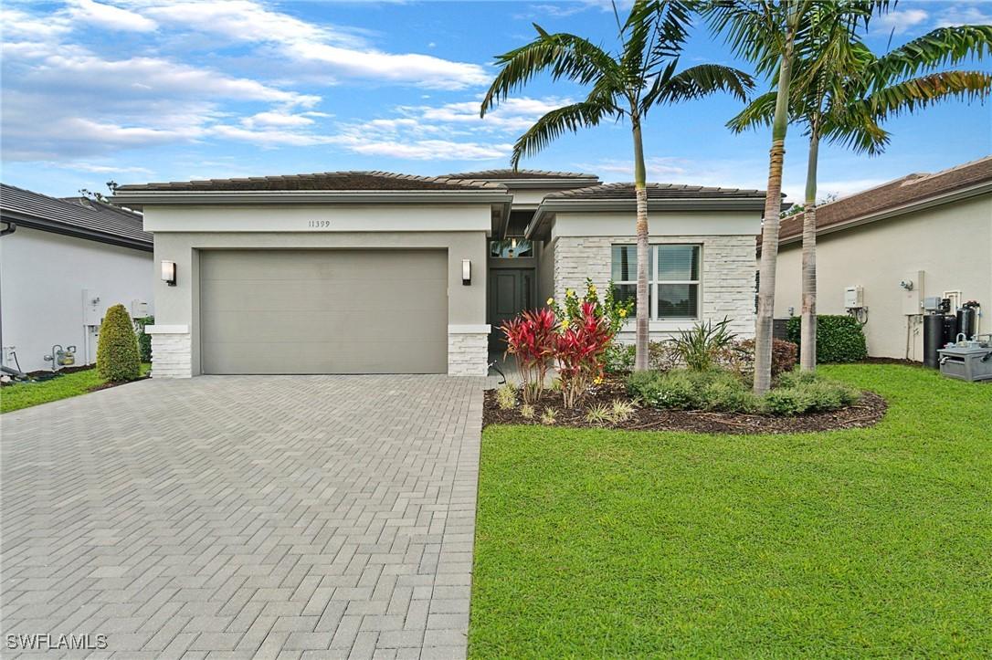 11399 Jacaranda Dr., Naples, FL 34120