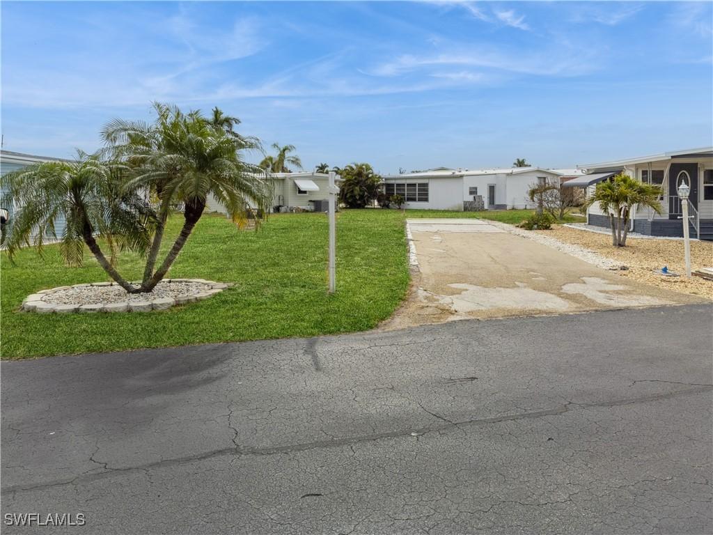 97 Elise Dr., Fort Myers, FL 33908