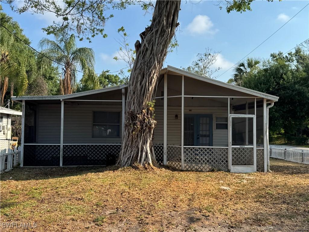 404 Santa Barbara St., North Fort Myers, FL 33903