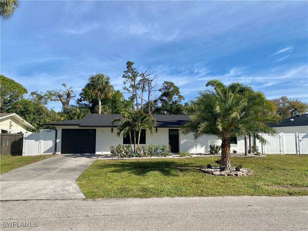 81 Cardinal Dr., North Fort Myers, FL 33917