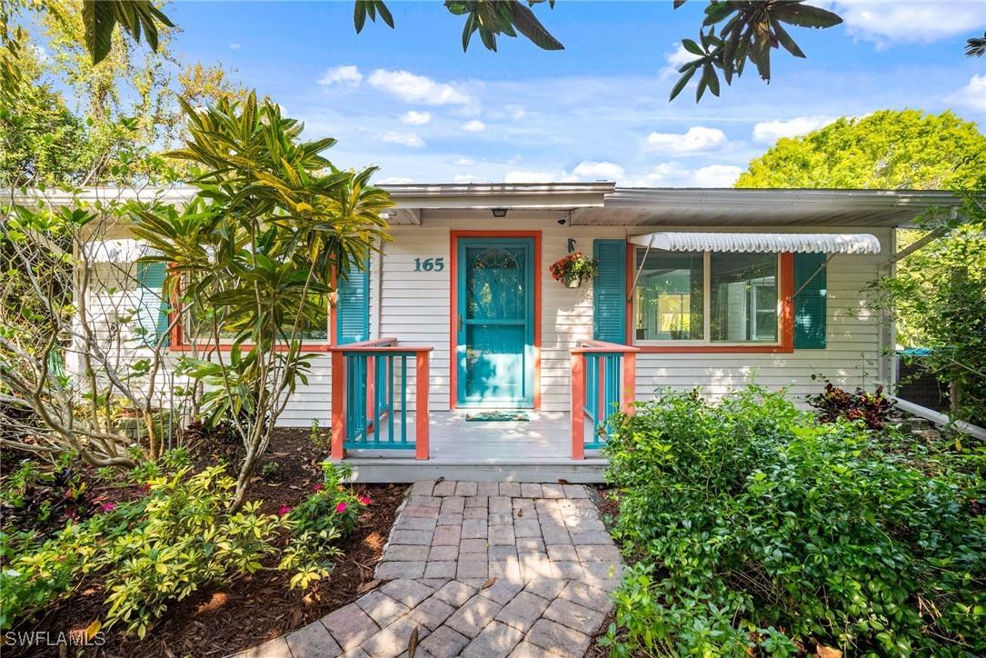 165 Lagoon Dr., Fort Myers, FL 33905