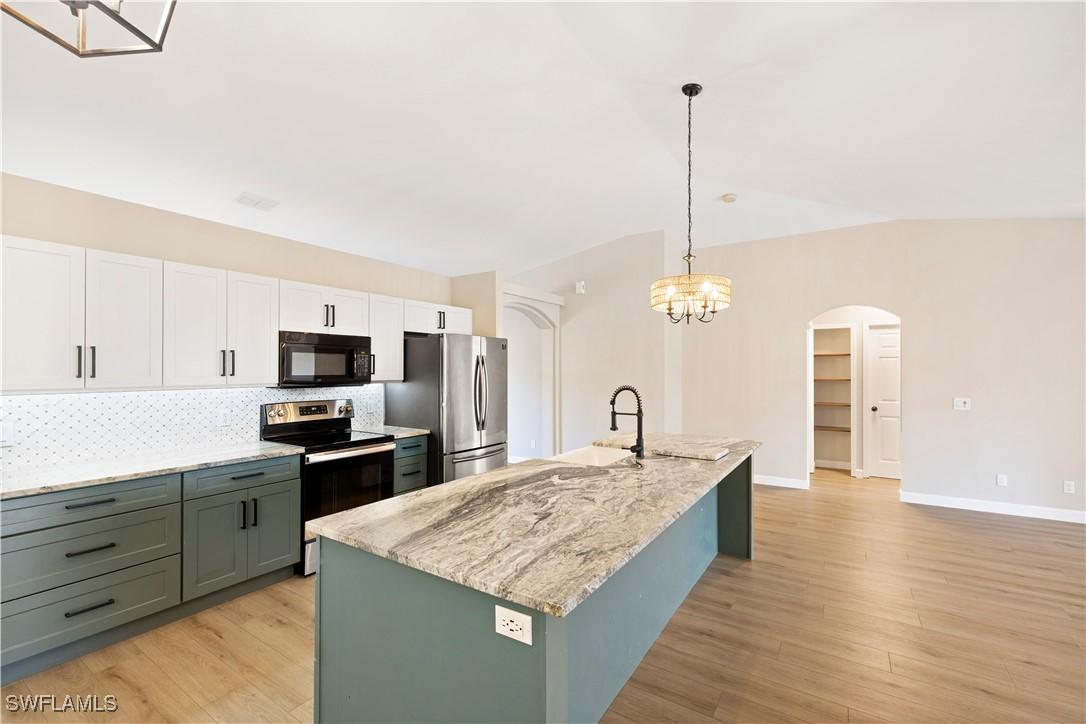 3220 24th Ave., Naples, FL 34120
