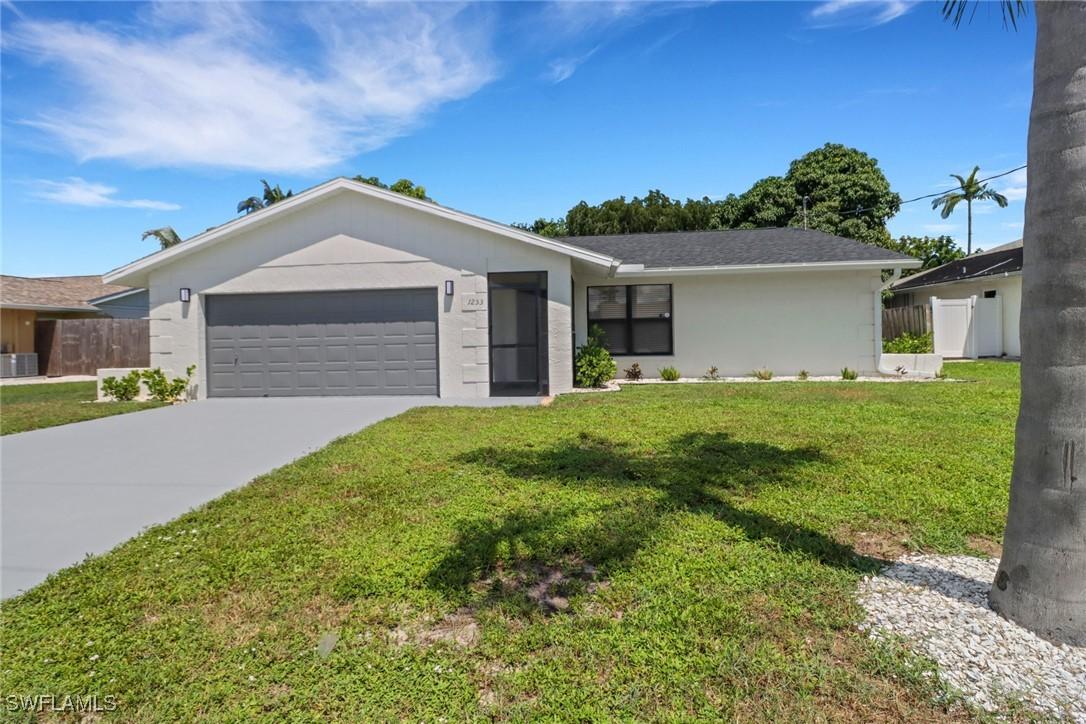 1253 Granada Blvd., Naples, FL 34103