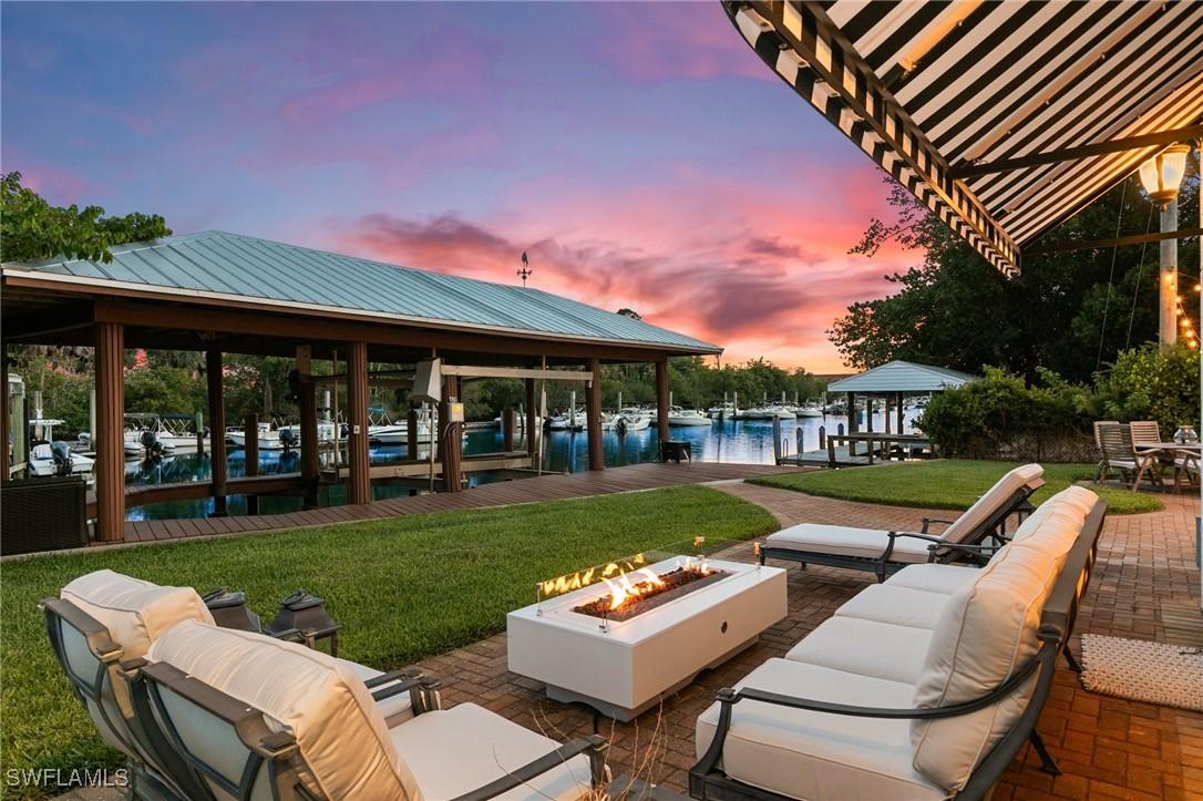 2180 Harbor Ln., Naples, FL 34104