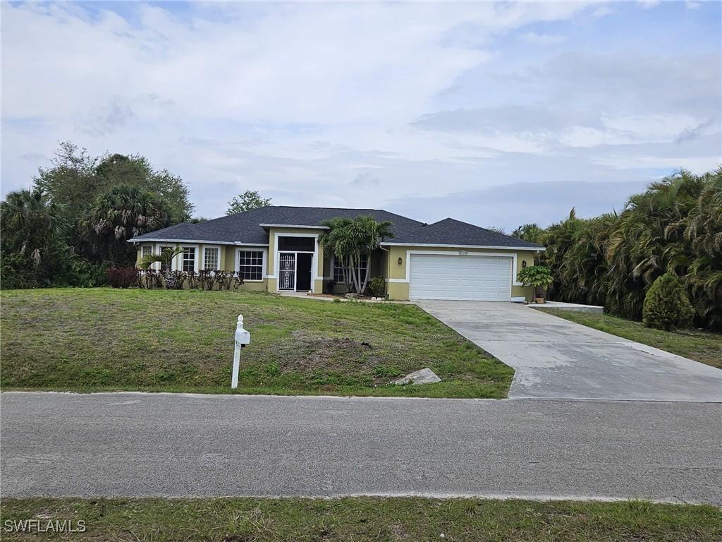 713 Palmetto Ave., Lehigh Acres, FL 33972