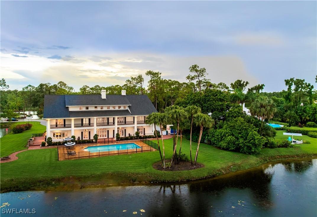 13189 Valewood Dr., Naples, FL 34119