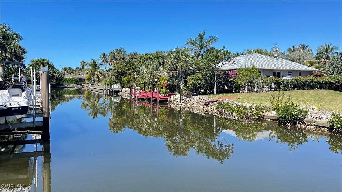2723 Shoreview Dr., Naples, FL 34112