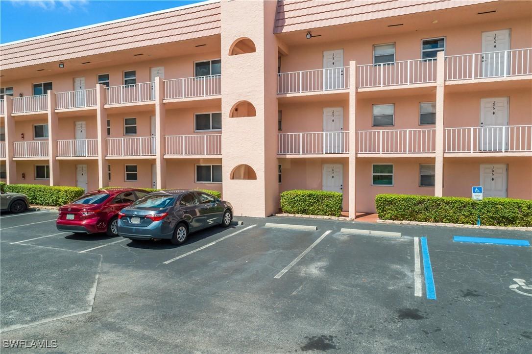 180 Turtle Lake Ct. #105, Naples, FL 34105